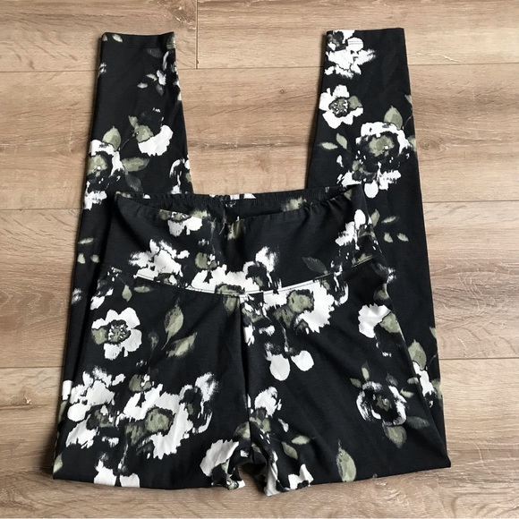 Ripzone dark grey abstract floral active wear leggings . - Picture 1 of 4